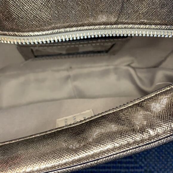Crossbody Silver Metallic Purse Grey Interior a.n.d. ea wy Target brand - Picture 8 of 8